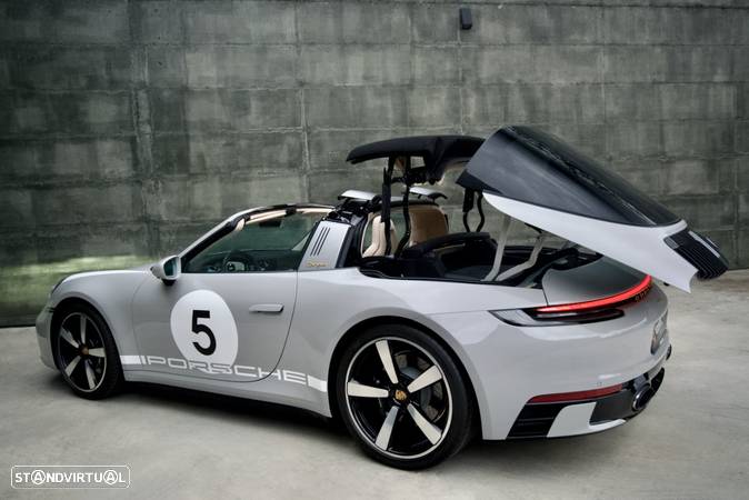 Porsche 992 Targa 4S Heritage Design - 9