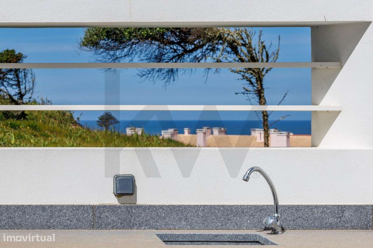 Entre serra e mar | Duplex T4 com terraços | Praia das Maçãs-16