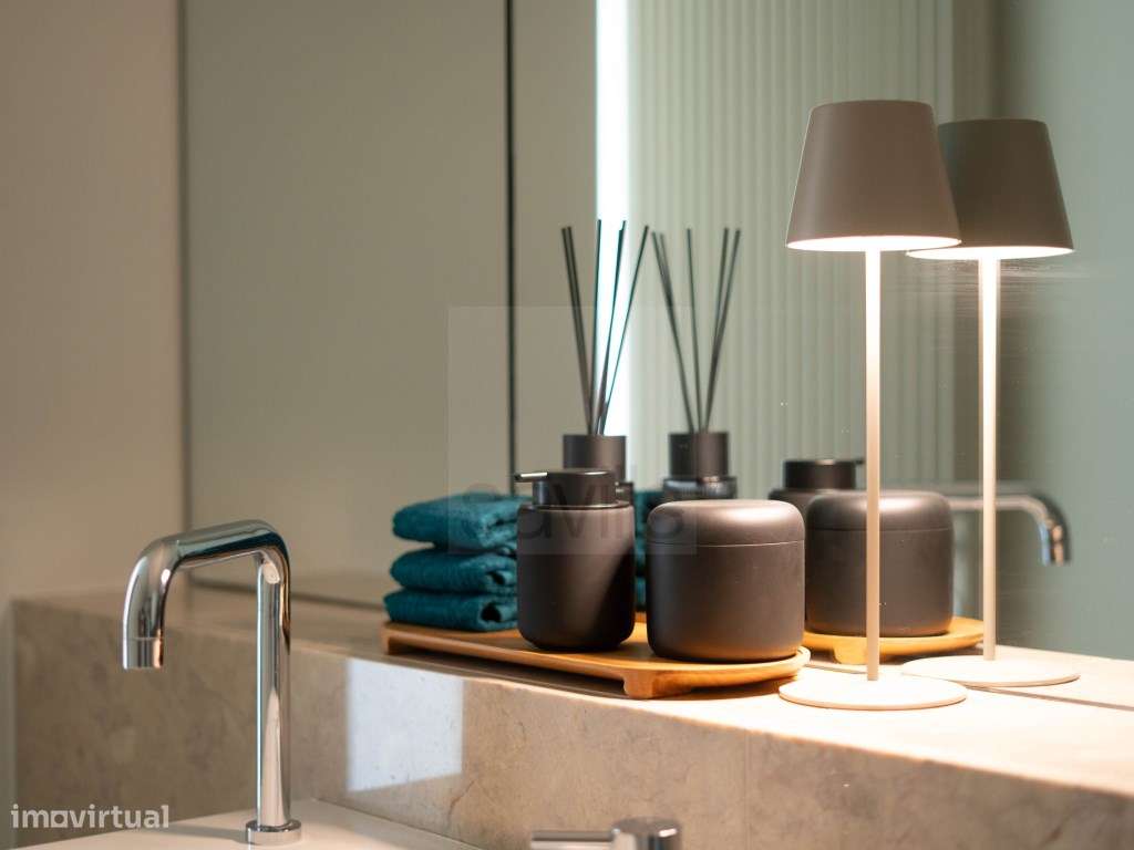 Apartamento T0 mobilado e decorado na Avenida dos Aliados-21