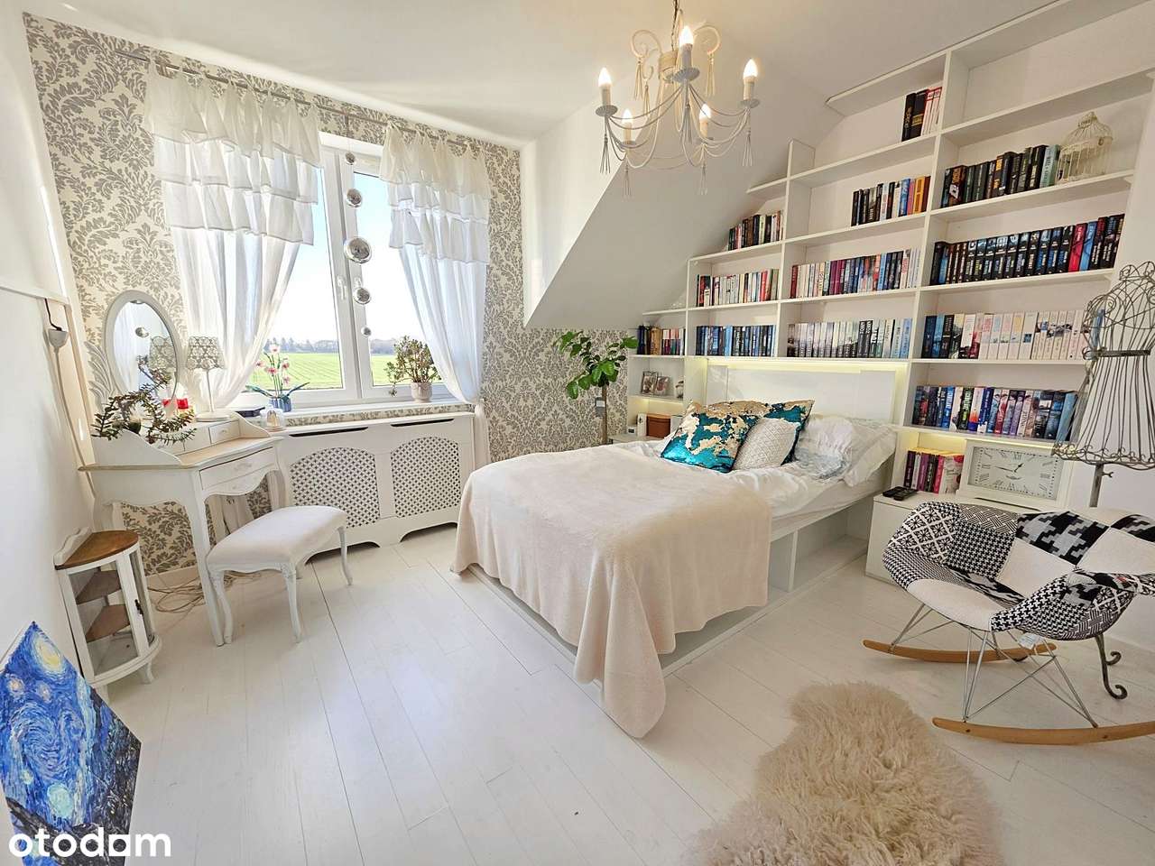 Elegancki, doskonale zaprojektowany dom z 4 sypialniami i garażem-13