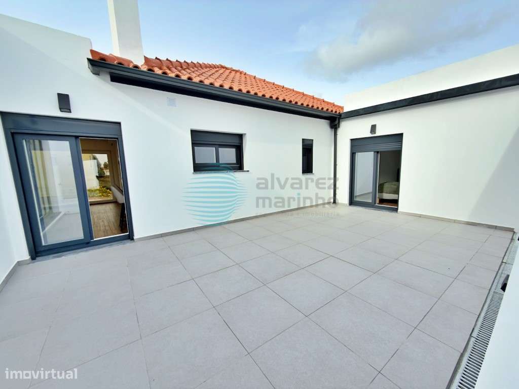 Moradia T3, com espaço exterior e anexo-20