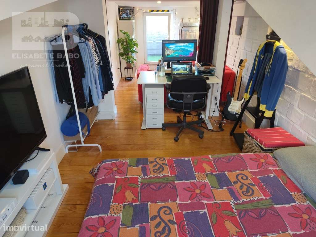 **Apartamento T1 em Campolide com Vista Deslumbrante sobre Monsanto**-16