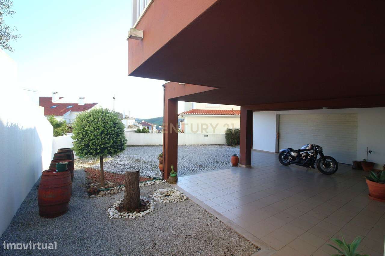 Moradia V4 em Torres Vedras, 566m2 ,vistas excecionais, qualidade e co-23