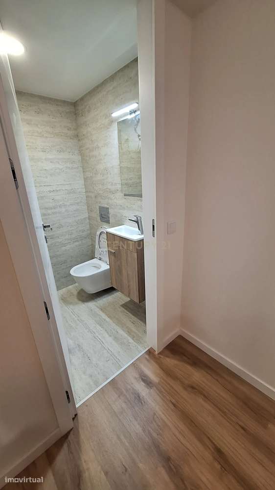 Apartamento T1 com terraço – arrendamento por temporada até dez/2026 ( - Grande imagem: 4/13