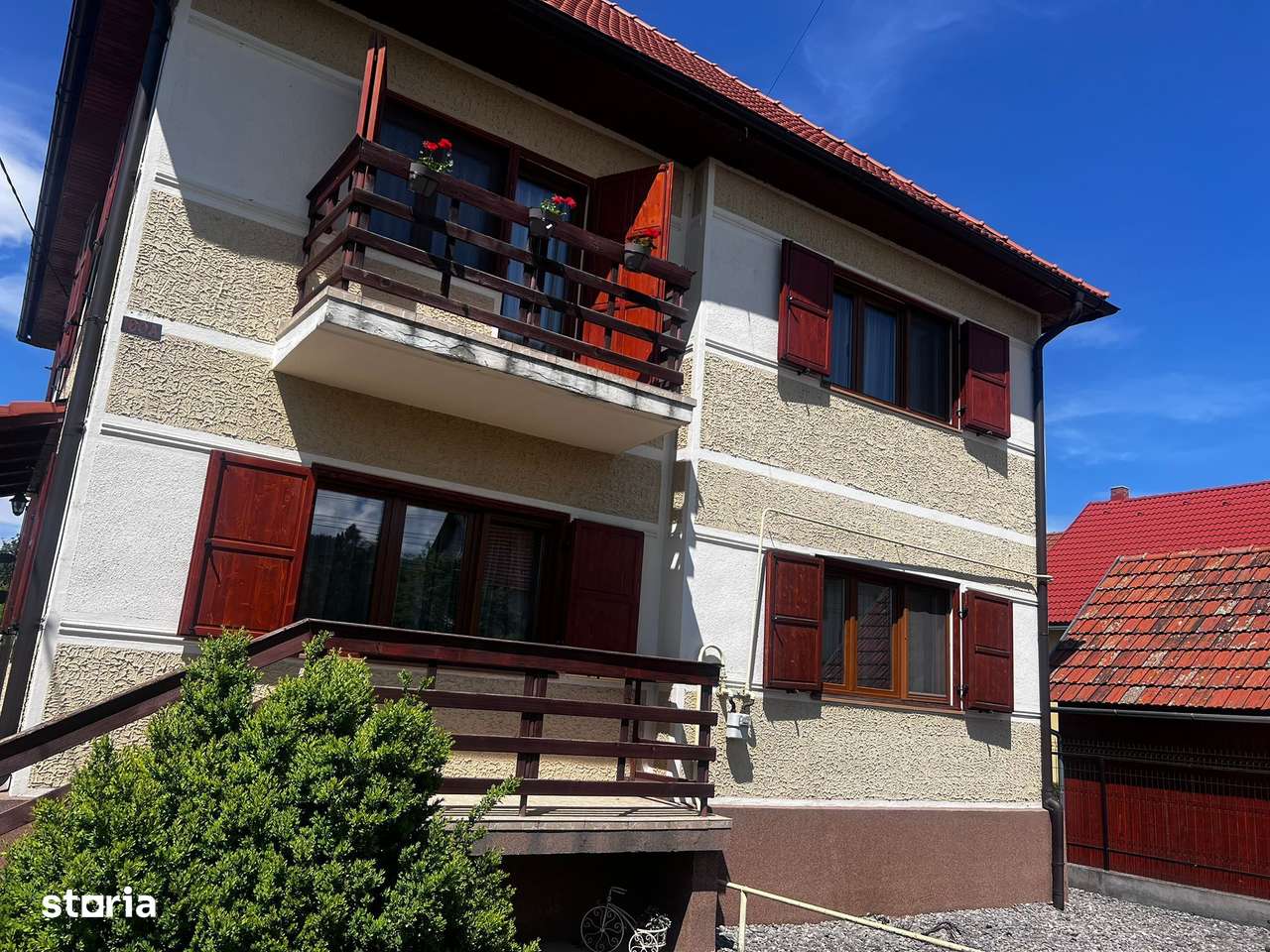 Casă de vânzare în Covasna - complet renovată, mobilată și utilată!-0