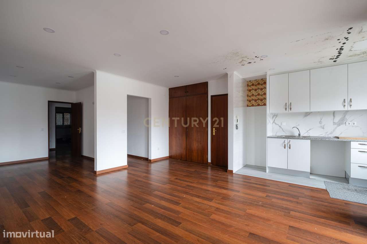 Apartamento T2 em Pedrouços, Maia - Para recuperação - Grande imagem: 5/13