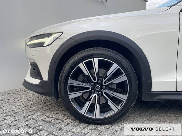 Volvo V60 Cross Country - 36