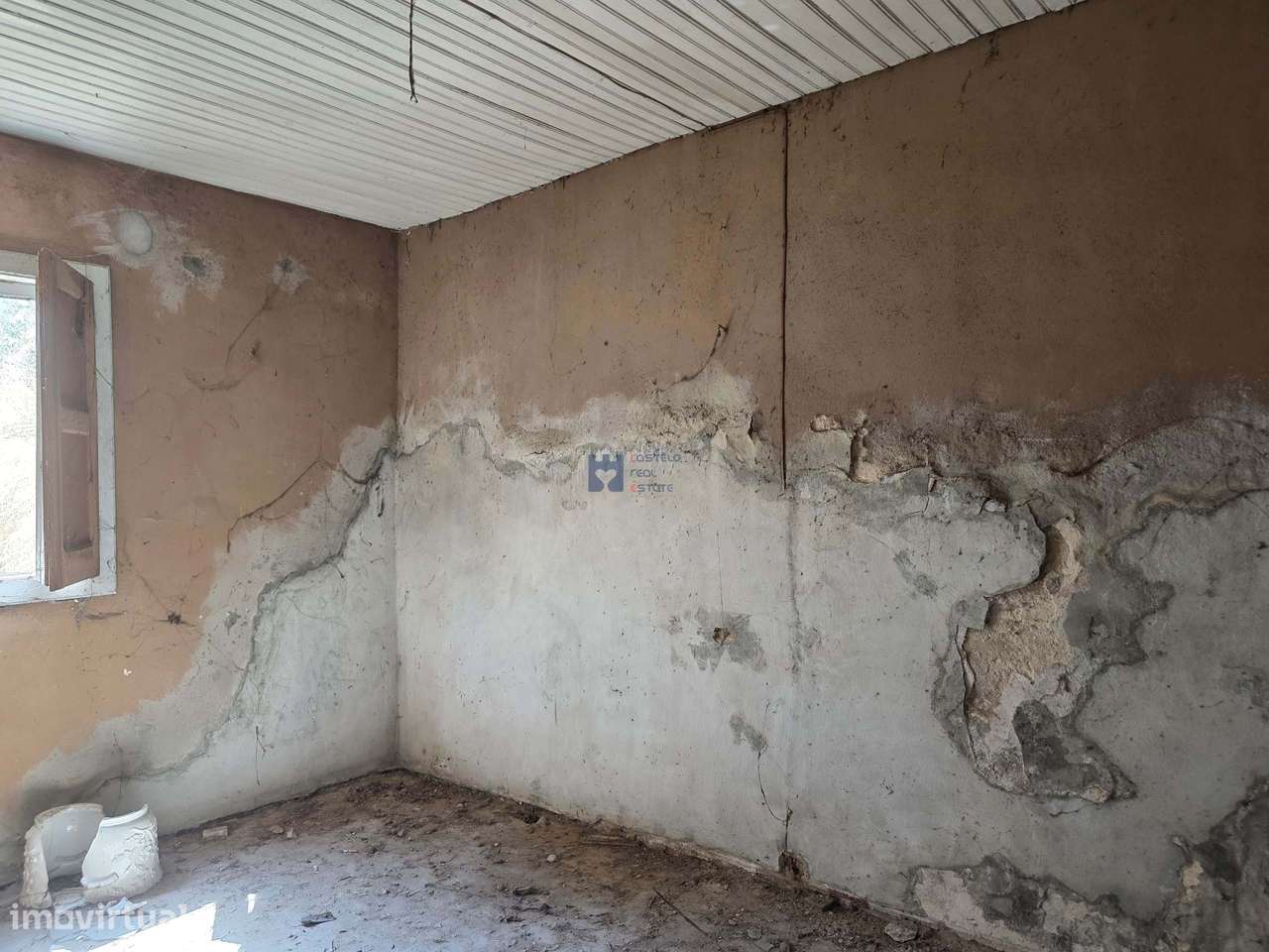 Moradia em ruina com logradouro Ourém-7