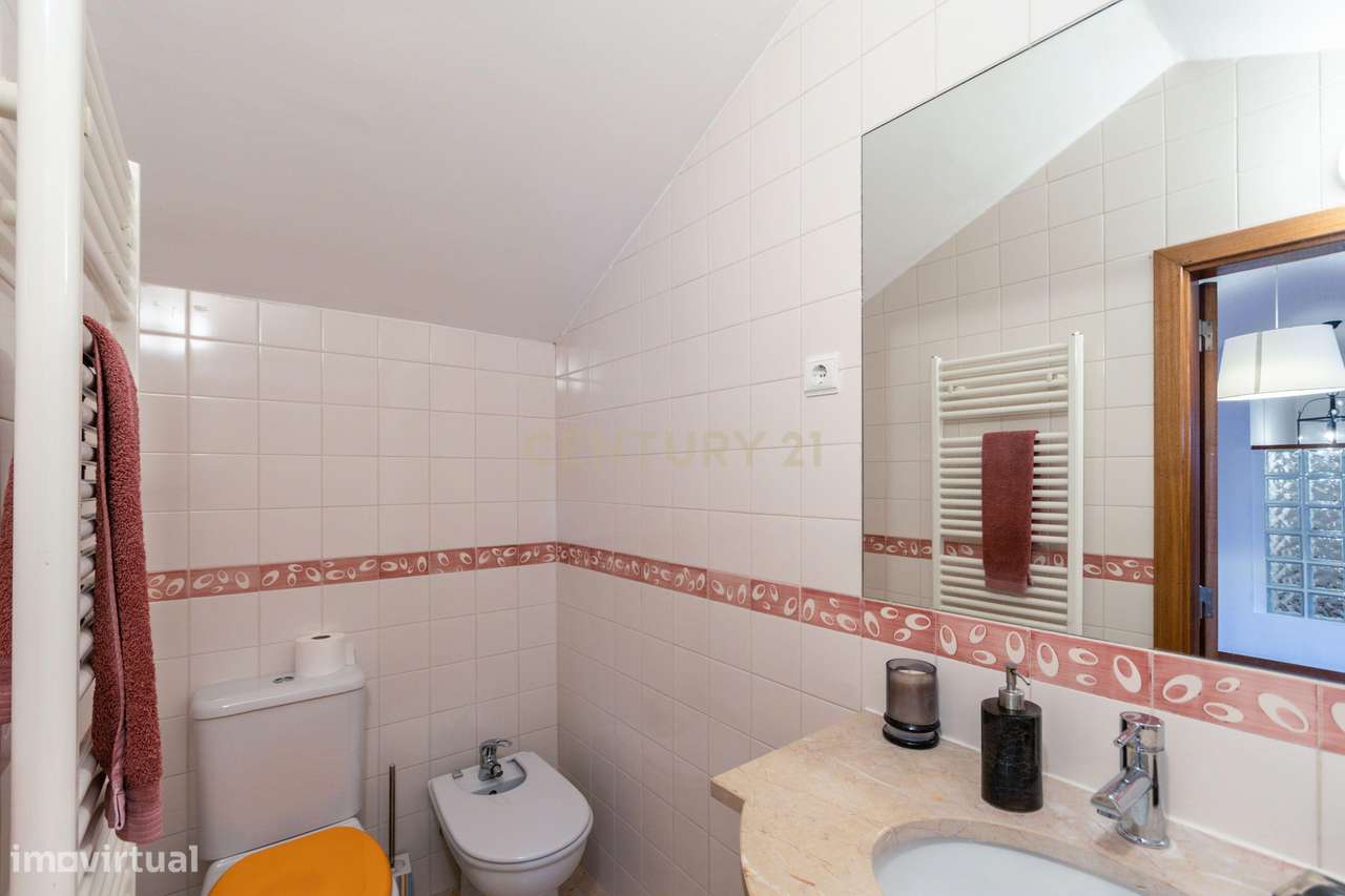 Moradia T4 em Condomínio fechado com Piscina e Ginásio | Cascais-17