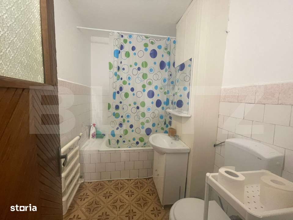 Apartament 3 camere, 70 mp si balcon inchis-16