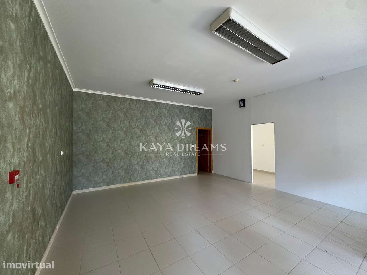 Loja á Venda em Jardim da Amoreira- Ramada-6