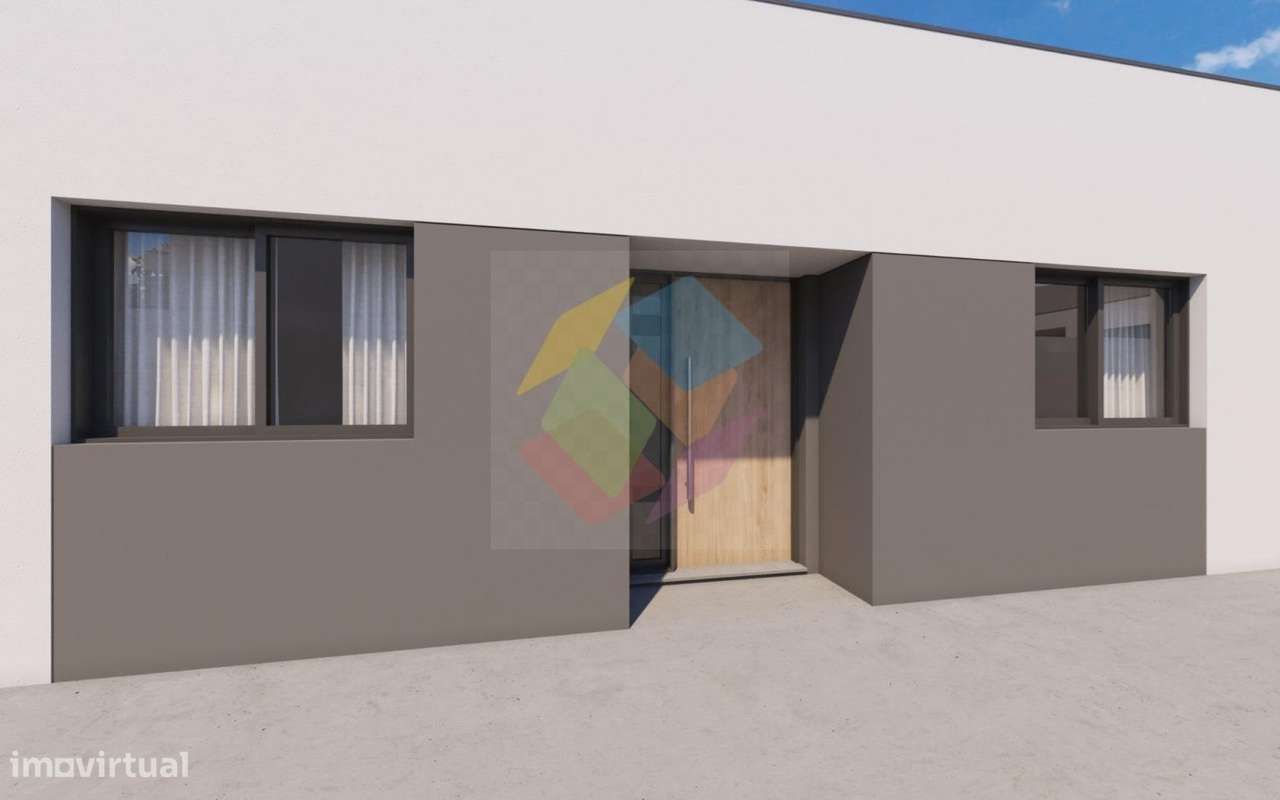 Moradia T3 Térrea Geminada de 3 frentes – Travanca, Santa Maria da-1