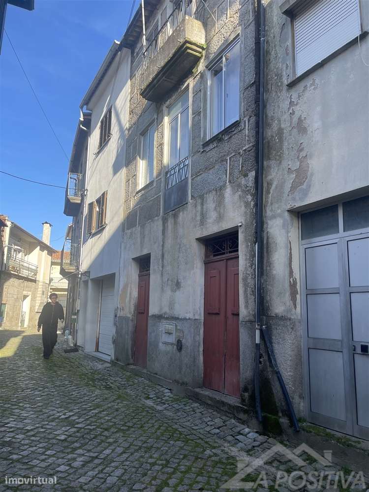 Moradia para Restaurar T3 Venda em Arcozelo,Gouveia-33