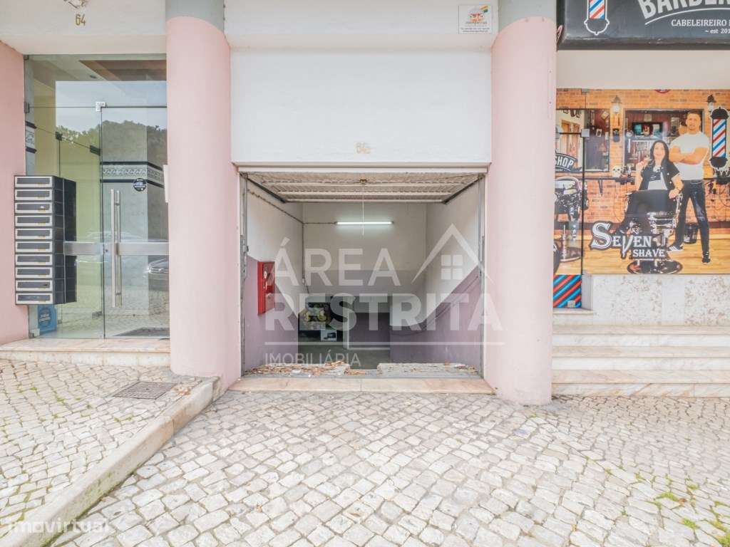 Garagem/Arrecadação com 31,5 m2 no Feijó (Almada) - Grande imagem: 5/20