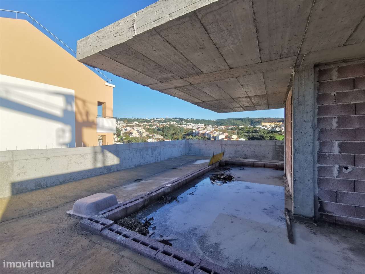APARTAMENTO T4 DUPLEX NOVO COM TERRAÇO NA COBERTURA À SOLUM - CEDRO RE-23