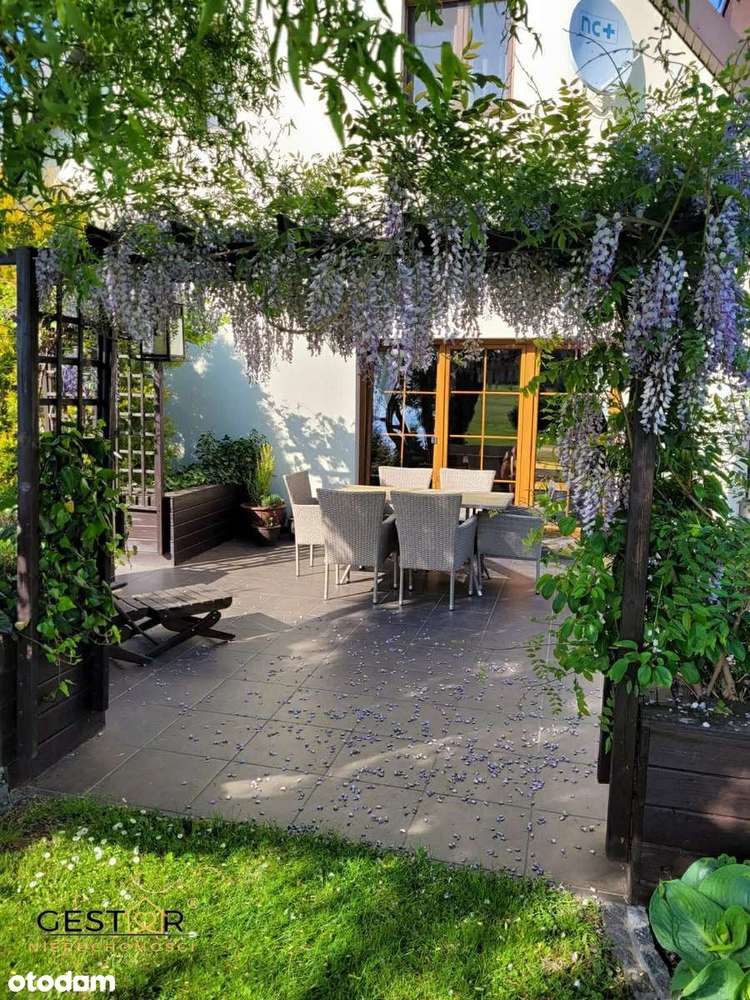 Dom z pięknym ogrodem i stawem_działka 5 739 m²_taras_pompa ciepła-12