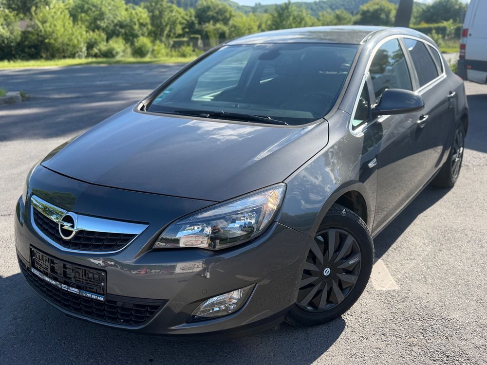 Opel Astra J 1.4 Turbo Cosmo 2010