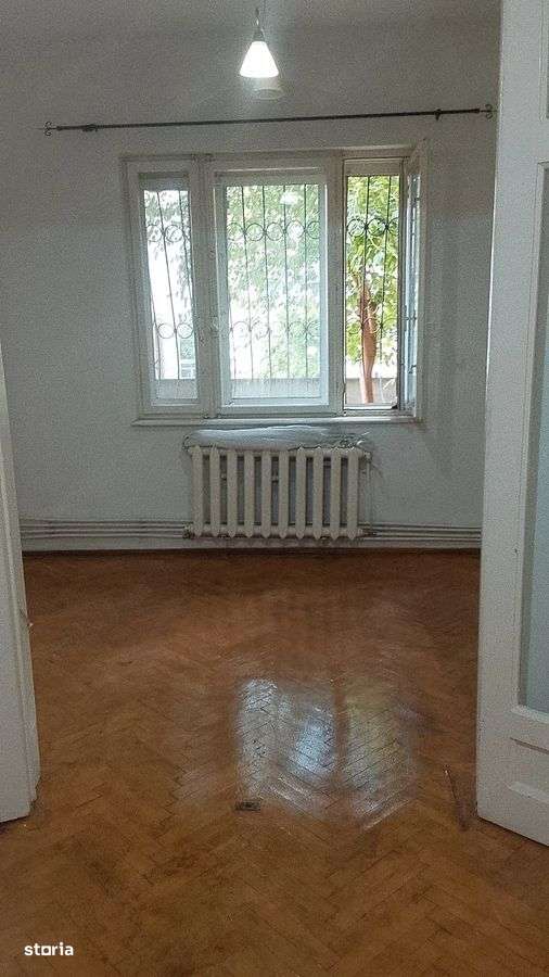 APARTAMENT NEMOBILAT SPATIOS METROU UNIVERSITATE