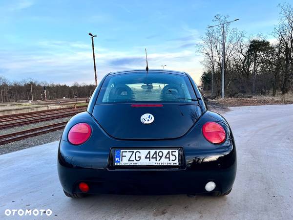 Volkswagen New Beetle - 12