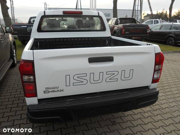 ZDERZAK tylny ISUZU D-max 2012-2019 - 2