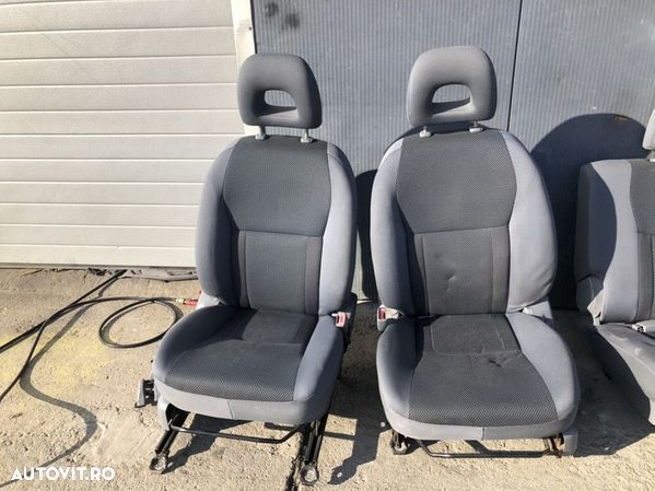 Scaune tapițerie interior banchete toyota rav 4 2004 dezmembrez RAV 4 - 1