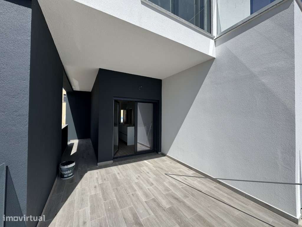 Moradia V3 em São João da Talha.-9