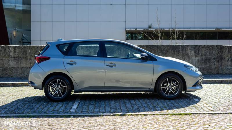 Toyota Auris 1.4 D-4D Comfort+Pack Techno - 8