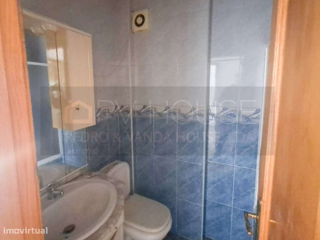 Apartamento T2 Benfica Rua Actriz Maria Matos n15 R/c-7