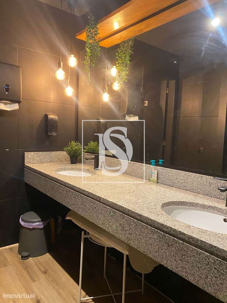 Trespasse restaurante/hamburgueria em Braga — Oportunidade Única de In-13