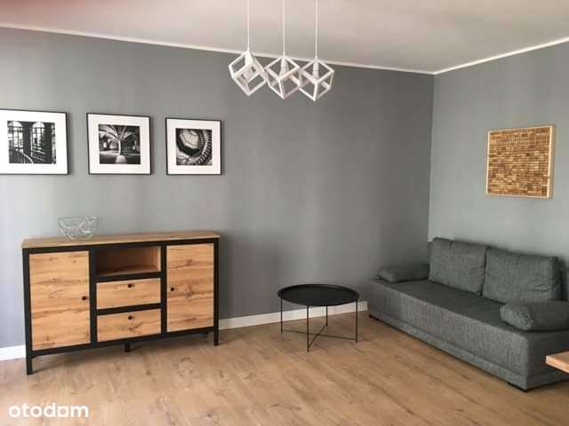 Kawalerka 35 m2 w kamienicy w centrum
