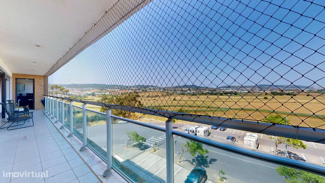 Apartamento T4 no Infantado de excelência, conforto e vista sobre a le-9