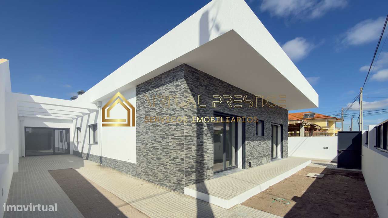 Moradia T4 Térrea | 2 suites e espaço p/ piscina | Fernão Ferro-26