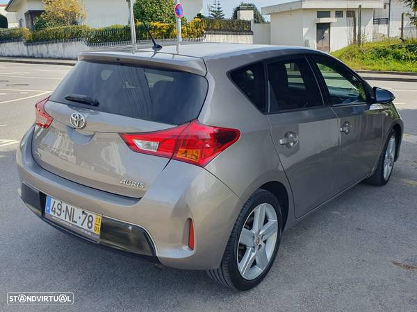 Toyota Auris 1.4 D-4D Exclusive+Navi - 2