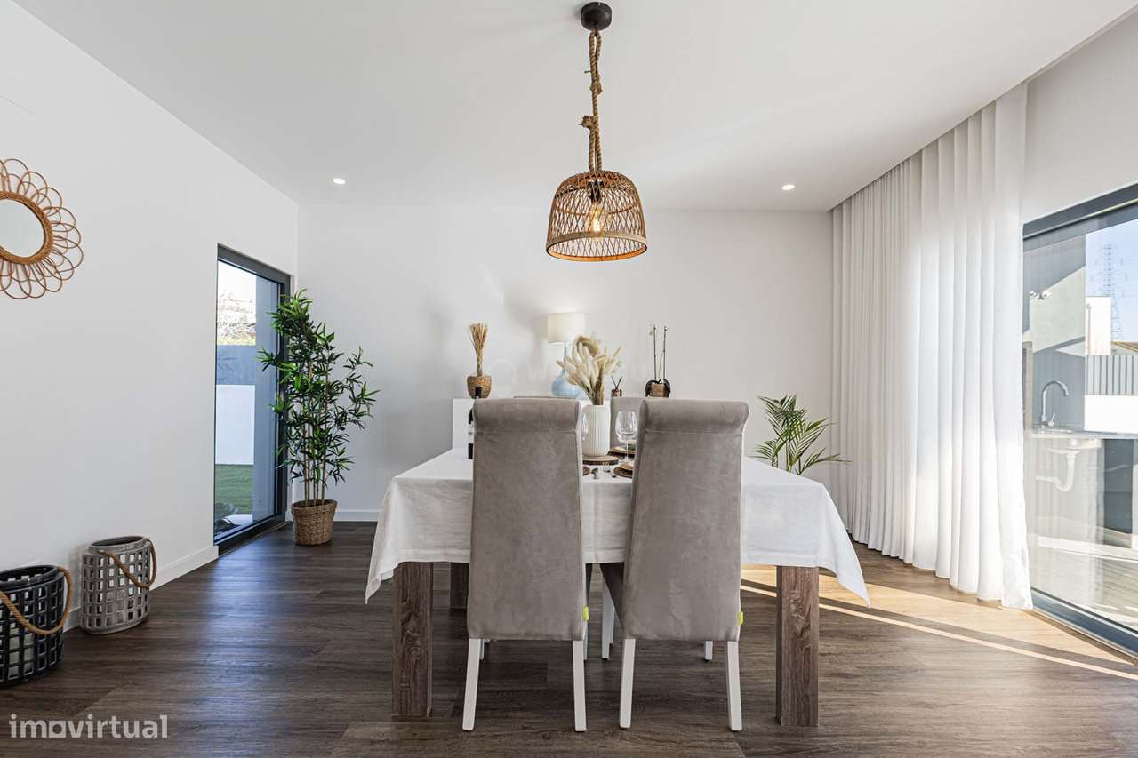 Moradia Térrea T3 c/piscina, lote de 474m² - Única na Caparica-7