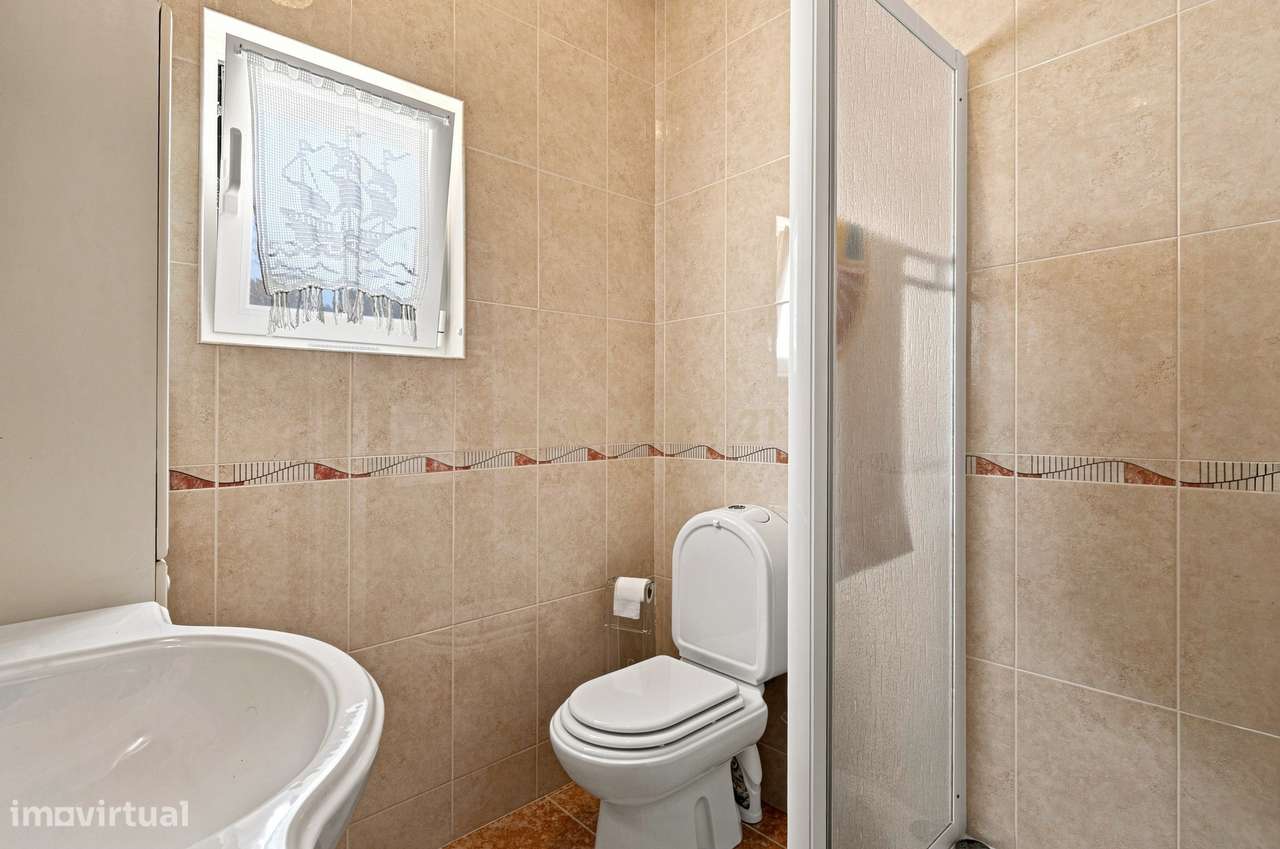 MORADIA TÉRREA T2+2 COM GARAGEM E PISCINA AQUECIDA, NA SILVEIRA, A 5 M-20