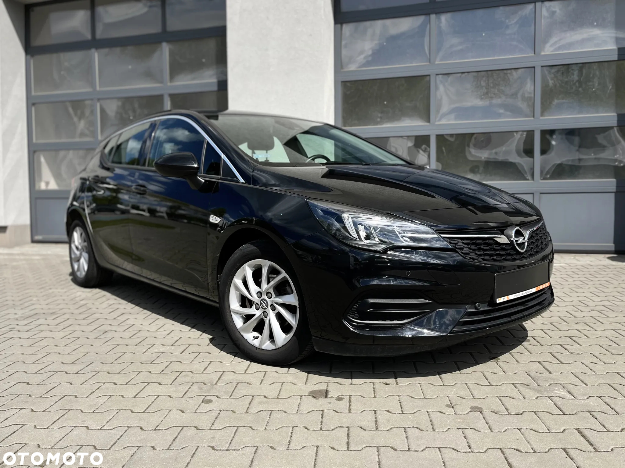 Opel Astra V 1.2 T Elegance S&S - 2
