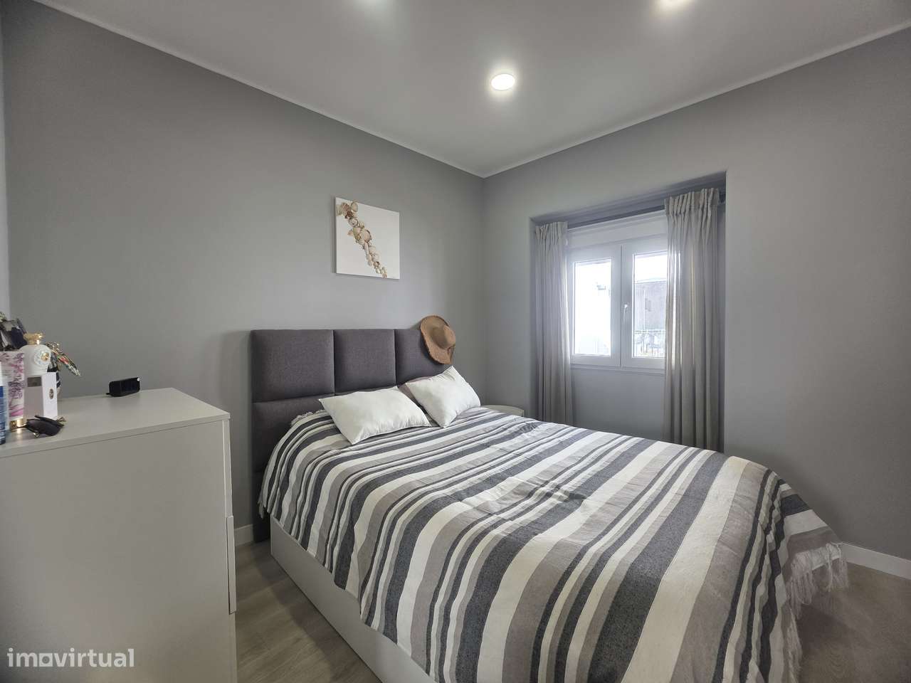 Apartamento T2 Duplex Recuperado - A 70m da Praia do Ouro-32