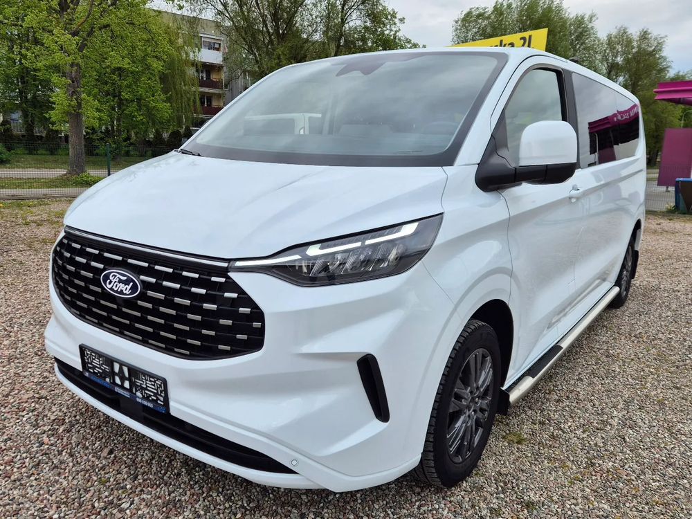 Ford Tourneo Custom 2025