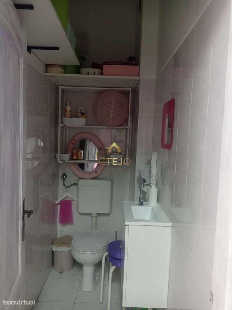 Espaço comercial para comércio, serviços ou para transformar em habita - Grande imagem: 5/9