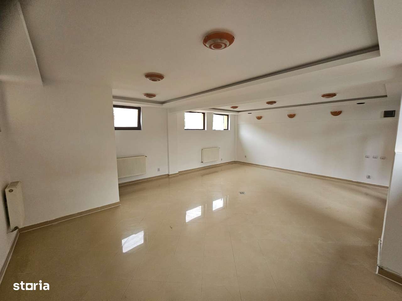 Spatiu comercial, intrare cartier Obcini - Imagine principală: 3/5