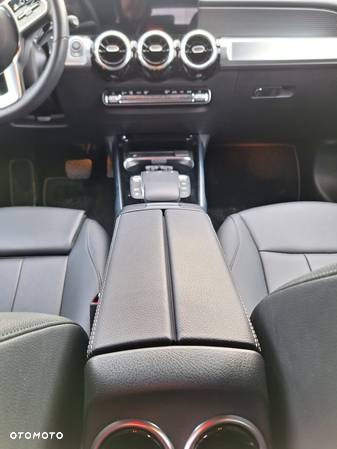 Mercedes-Benz GLB 250 8G-DCT - 32