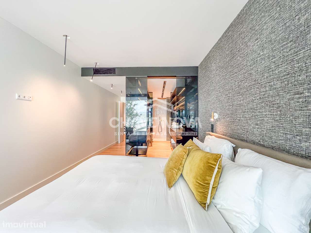 T1 Como Novo c/ Vistas Rio Douro e Lugar de Garagem em Canidelo-13