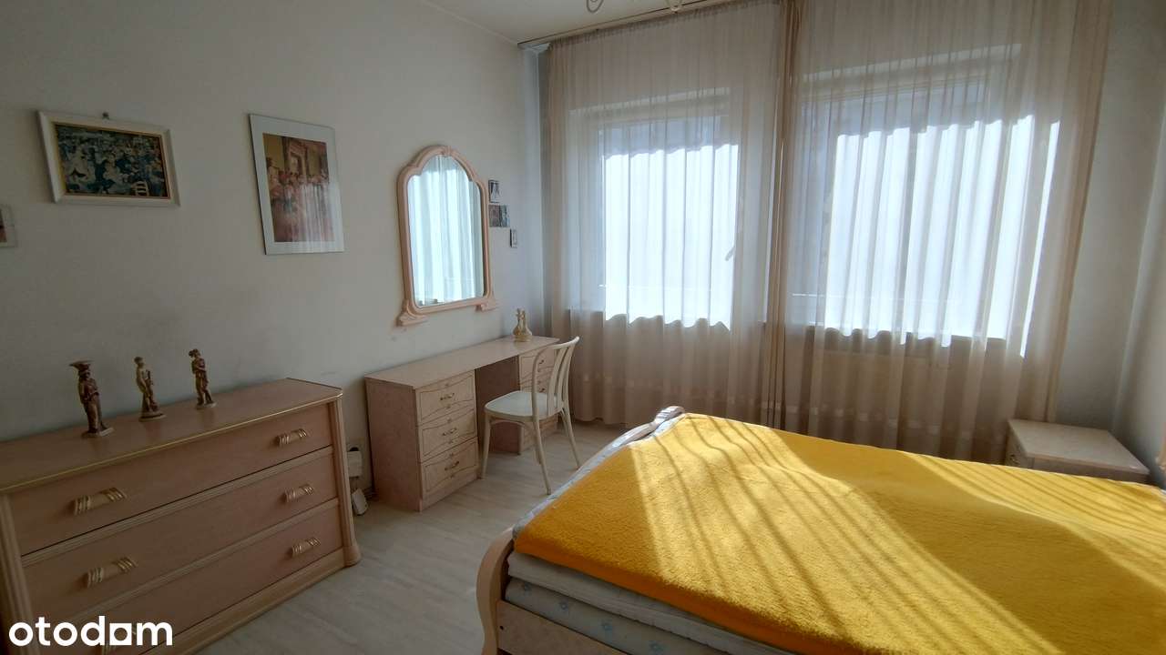 Taras ,widna kuchnia,  2 łazienki, piwnica, miejsce w garażu-6