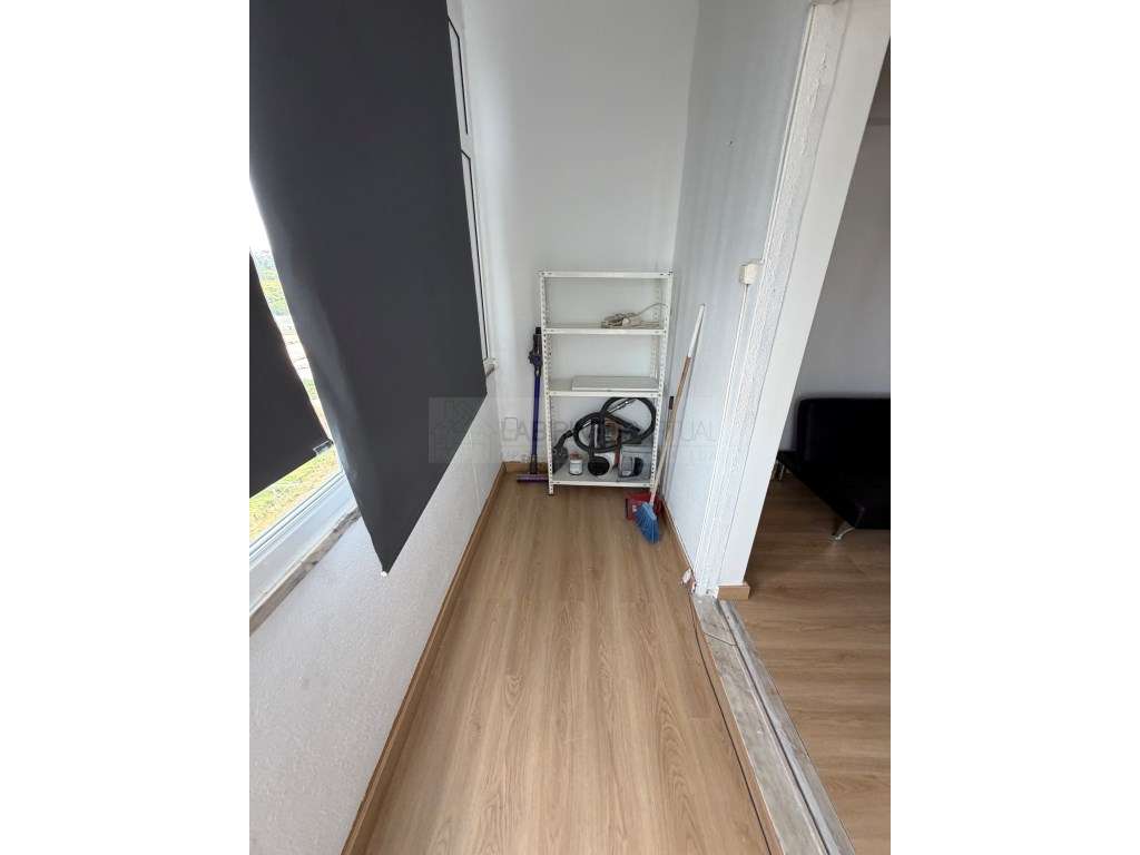Vende-se T1 perto da praia e CP, em Paço d'Arcos-5