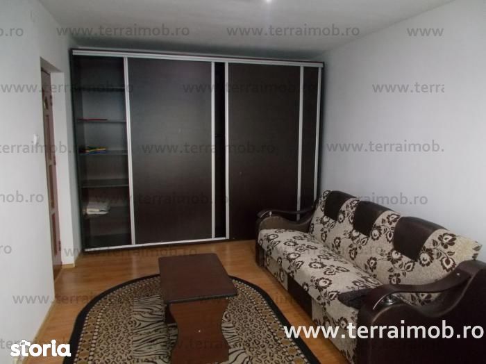 Inchiriere apartament 2 camere decomandat in Targoviste-zona M6.