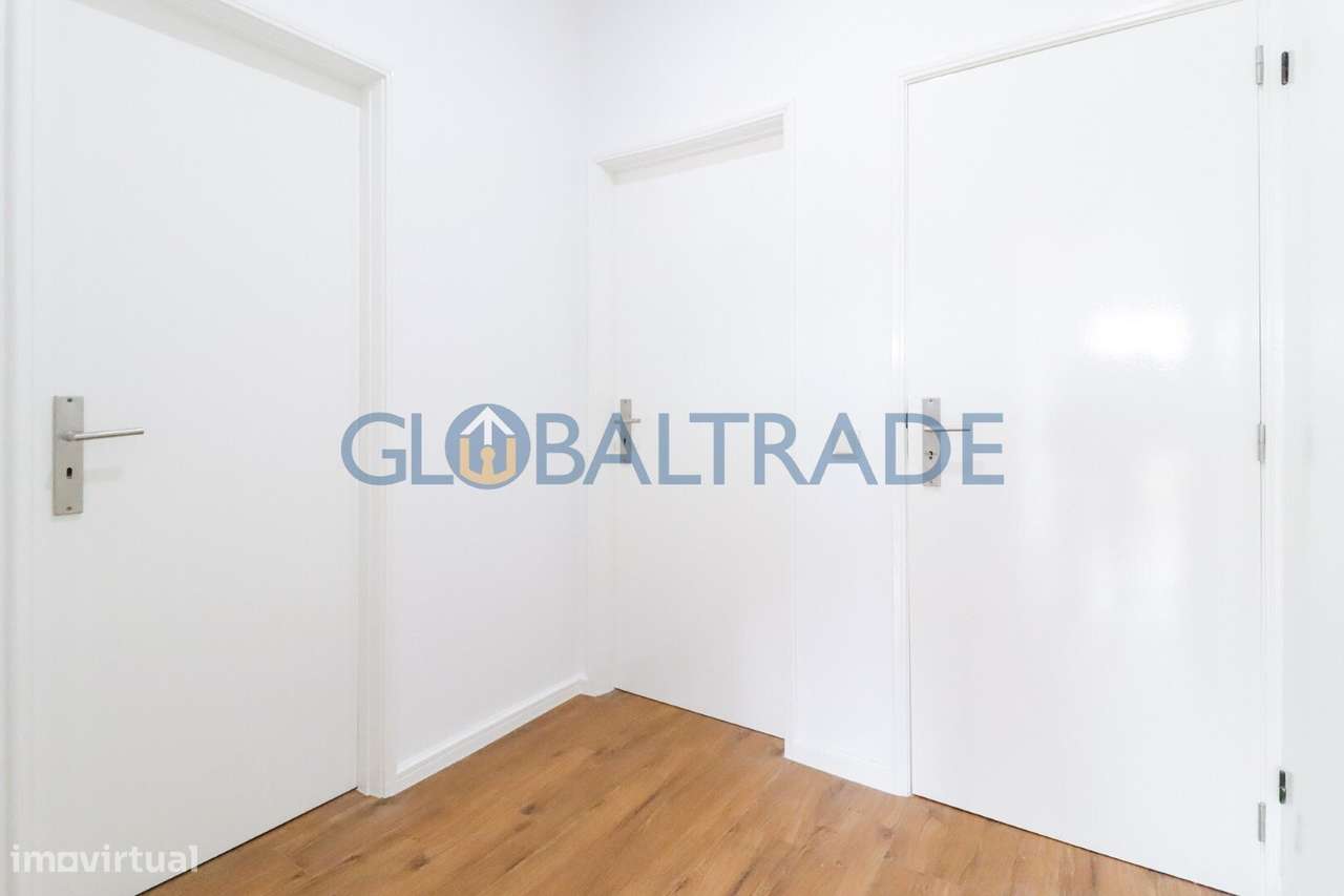 Apartamento T3 Renovado & Equipado em Águas Santas-40