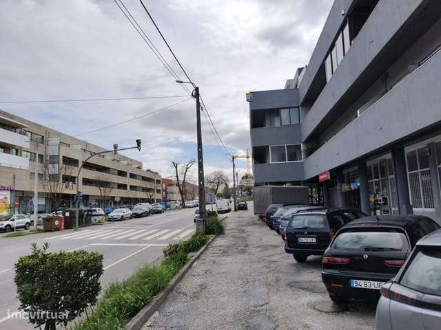 LOJA - Rua Cruz da Argola n. º 954, em Mesão Frio - Grande imagem: 2/13