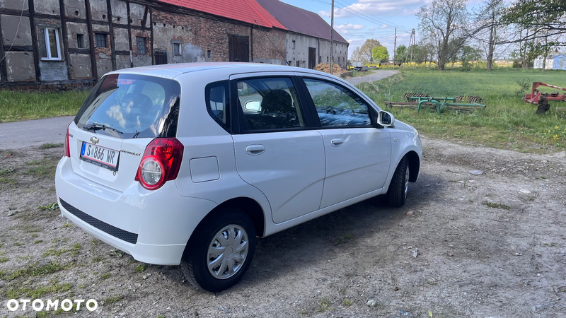 Chevrolet Aveo - 11