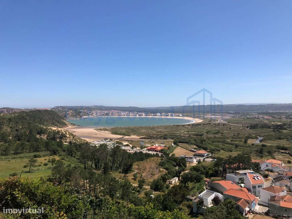 Prédio para renovar junto à praia de São Martinho do Porto-25