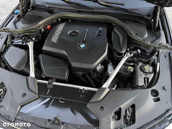 BMW Seria 5 530i xDrive Sport Line sport - 35
